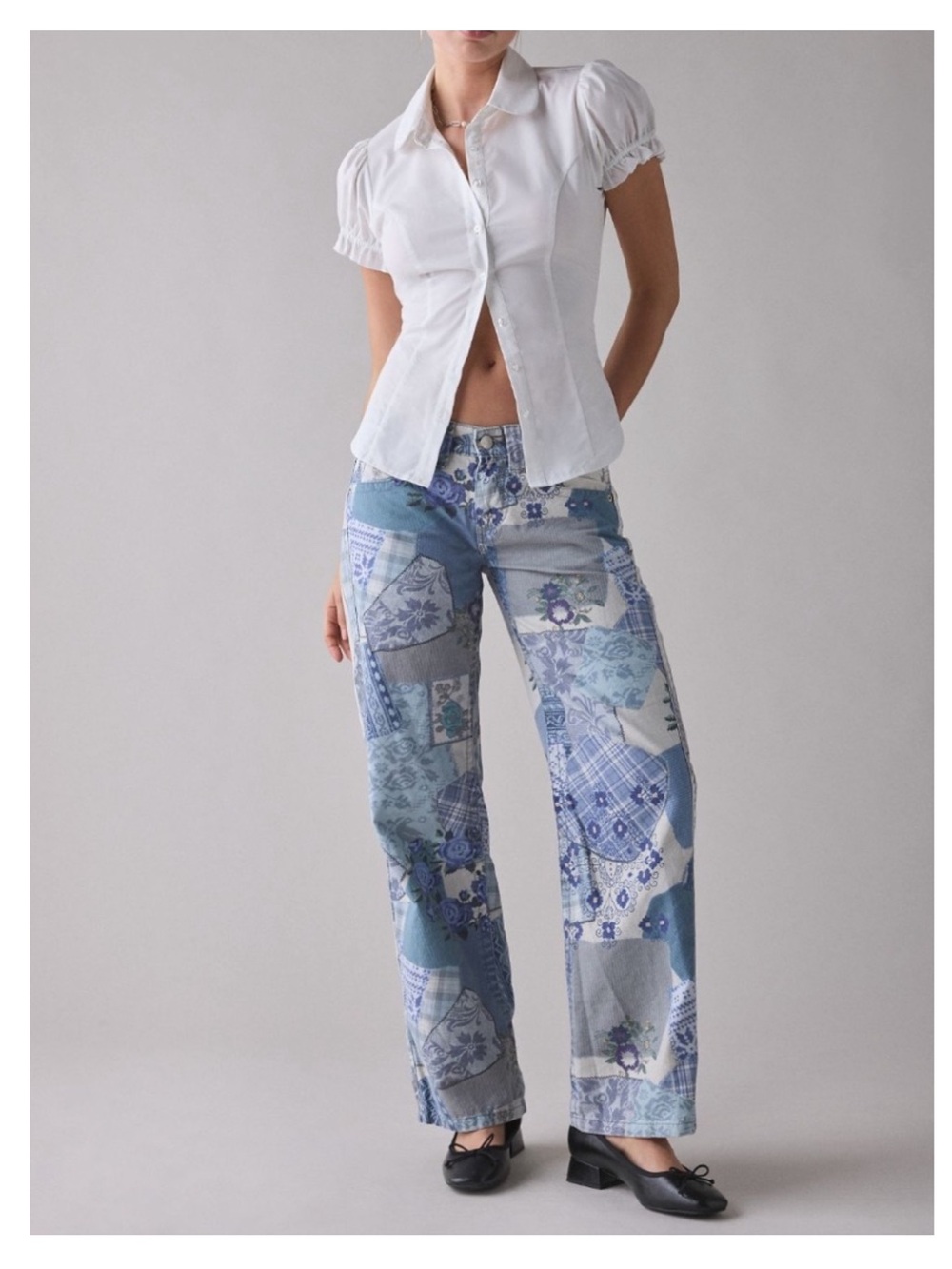 🟤NWT BDG Kayla Cotton Canvas Low-Rise Pants in Blue/White Patchwork Print Sz 26 - Picture 2 of 5